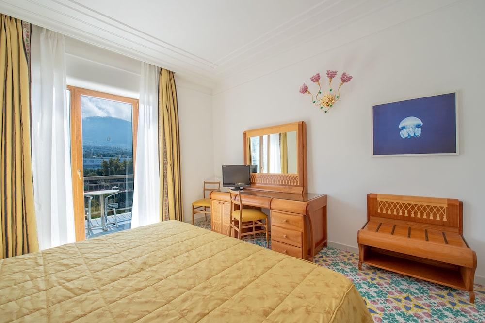 Grand Hotel Flora Sorrento Exterior photo